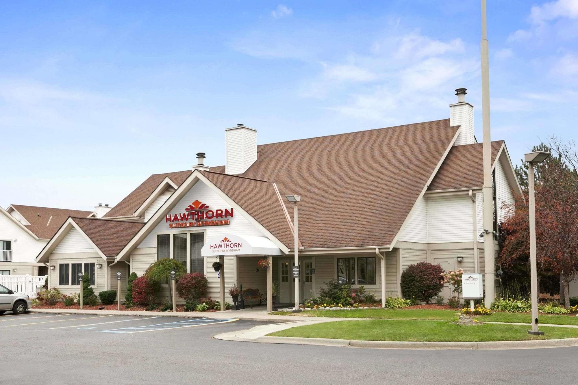 Hawthorn Suites Of Troy Bagian luar foto