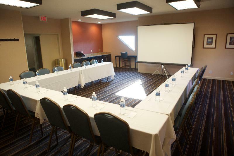 Hawthorn Suites Of Troy Bagian luar foto