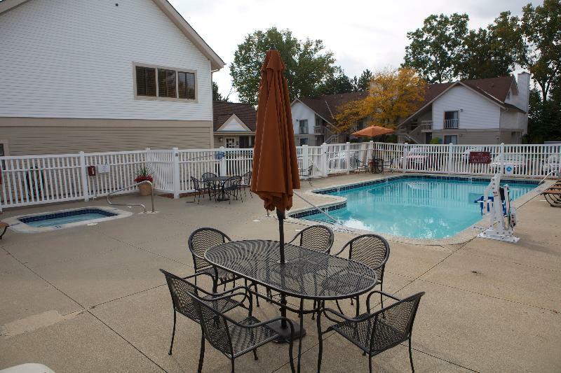 Hawthorn Suites Of Troy Bagian luar foto