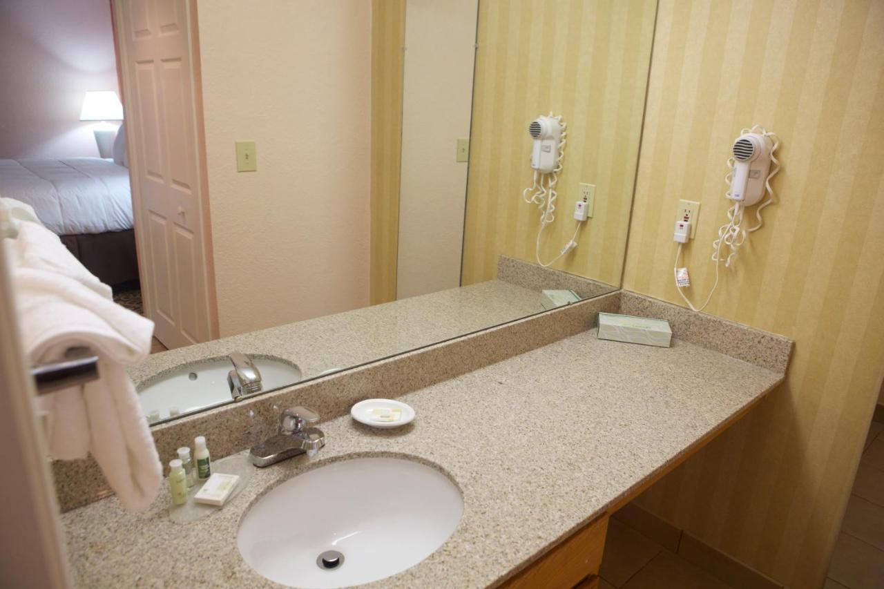 Hawthorn Suites Of Troy Bagian luar foto